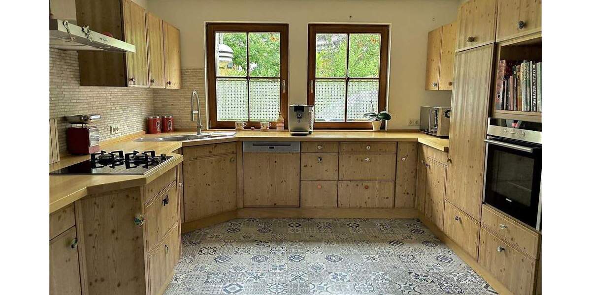 Doppelhaushälfte Unterkirnach - 5 Zimmer, 224 m&sup2;, 420.000&euro; | Angebot:25775601