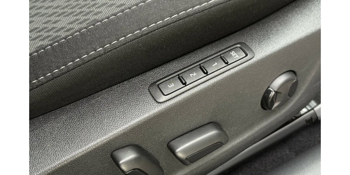 Skoda Octavia 2.0 TDI Combi Style MEMORY/NAVI/CARPLAY 84.033 km 21.800 &euro; Villingen-Schwenningen 78054