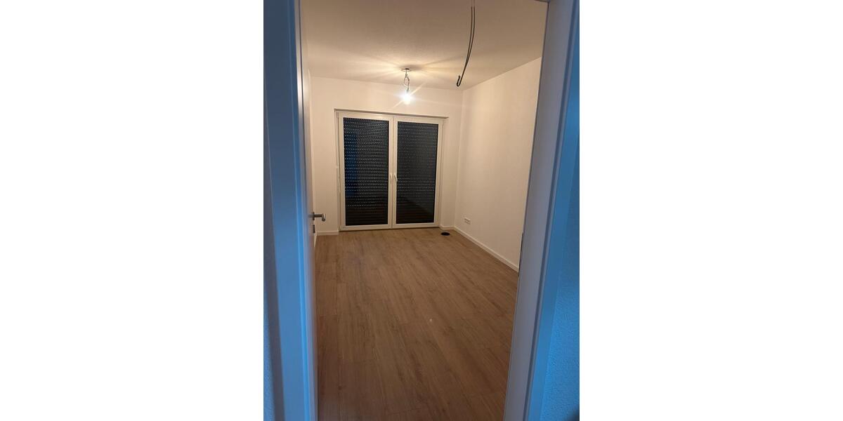 Terrassenwohnung Villingen-Schwenningen Schwenningen - 3.5 Zimmer, 83 m&sup2;, 1.500&euro; | Angebot:25512951