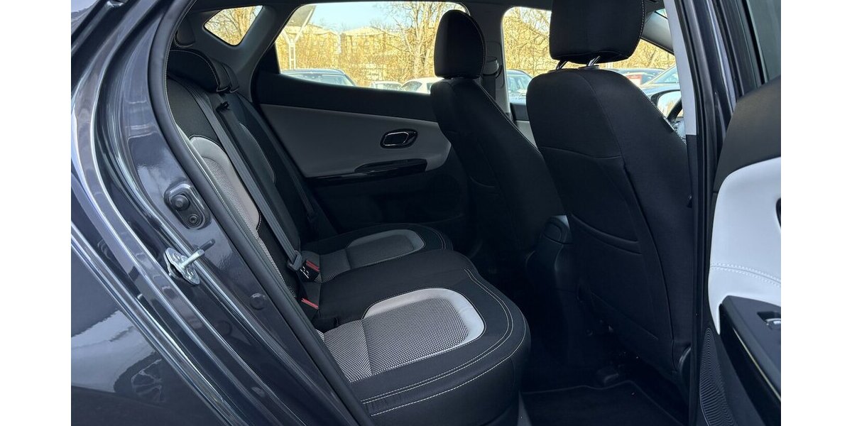 Kia Ceed 1.6 Spirit NAVI/KAMERA/CARPLAY/SITZHEIZUNG 94.202 km 12.900 &euro; Villingen-Schwenningen 78054