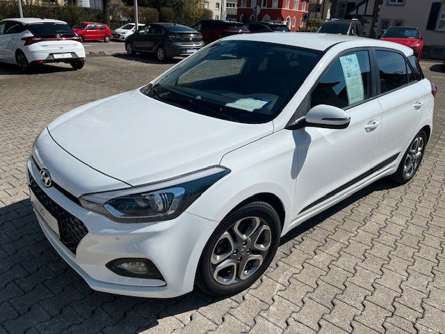 Hyundai i20 43.000 km 12.900 &euro; Villingen-Schwenningen 78048
