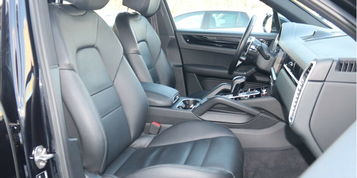 Porsche Cayenne S/SPORT-CHRONO-PAKET/ACC/KAMERA/1.HAND 89.000 km 55.900 &euro; Villingen-Schwenningen 78054