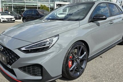 Hyundai i30 N PERFORMANCE/LEDER/PANORAMA/NAVI/DAB/LED 26.583 km 29.900 &euro; Villingen-Schwenningen 78054