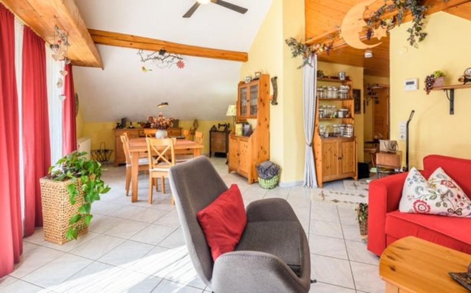 Dachgeschoßwohnung Titisee-Neustadt Neustadt - 6 Zimmer, 120 m&sup2;, 349.000&euro; | Angebot:25614909