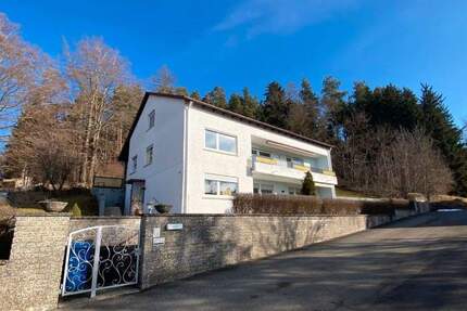 Haus Deisslingen Deißlingen - 8 Zimmer, 240 m&sup2;, 350.000&euro; | Angebot:25782549