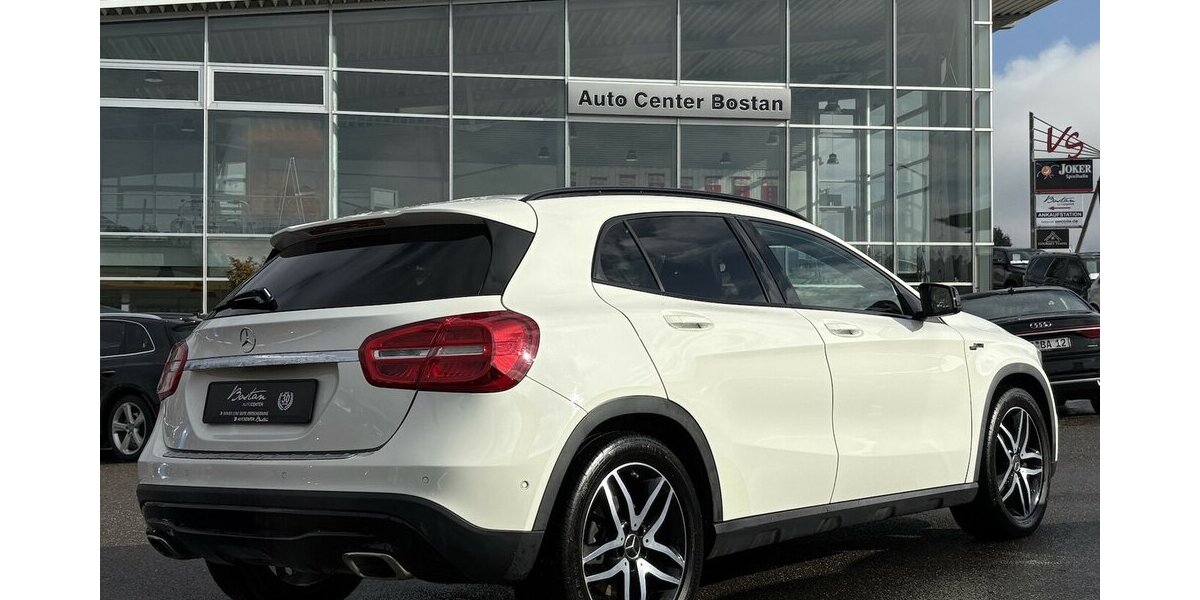 Mercedes-Benz GLA 250 4Matic NIGHT/BI-XENON/PANO/NAVI/MEMORY 138.187 km 15.900 &euro; Villingen-Schwenningen 78054