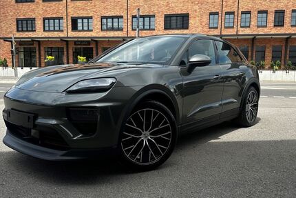 Porsche Macan 9.900 km 89.900 &euro; Villingen-Schwenningen 78048
