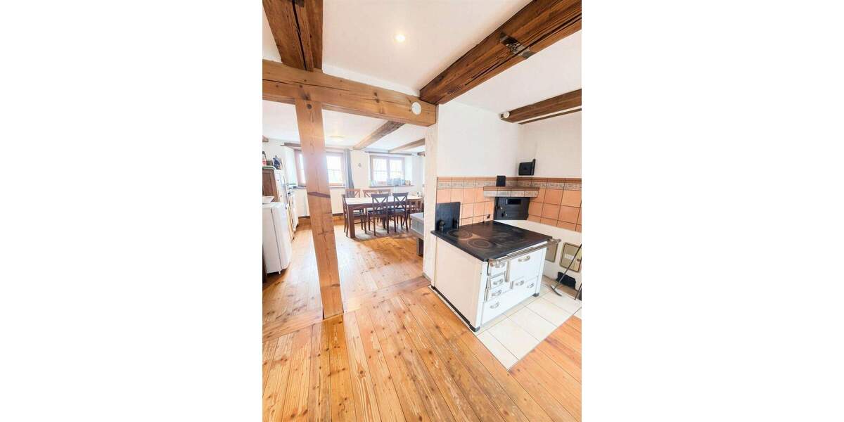 Einfamilienhaus Hüfingen Innenstadt - 8 Zimmer, 140 m&sup2;, 290.000&euro; | Angebot:25928934