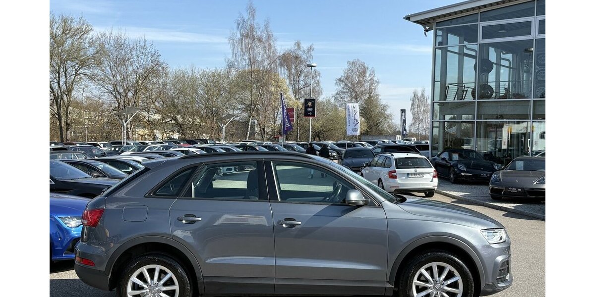 Audi Q3 2.0 TDI Basis NAVIGATION/PDC/AHK/SHZ/1.HAND 112.096 km 16.800 &euro; Villingen-Schwenningen 78054