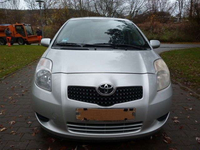 Toyota Yaris 140.000 km 3.600 &euro; Tuttlingen 78532